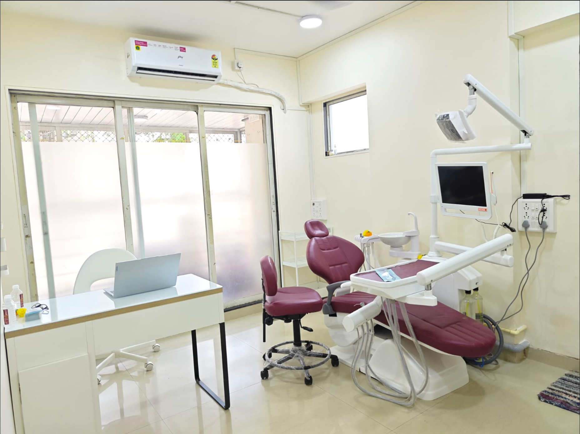 Vidyavihar Clinic Interior 1